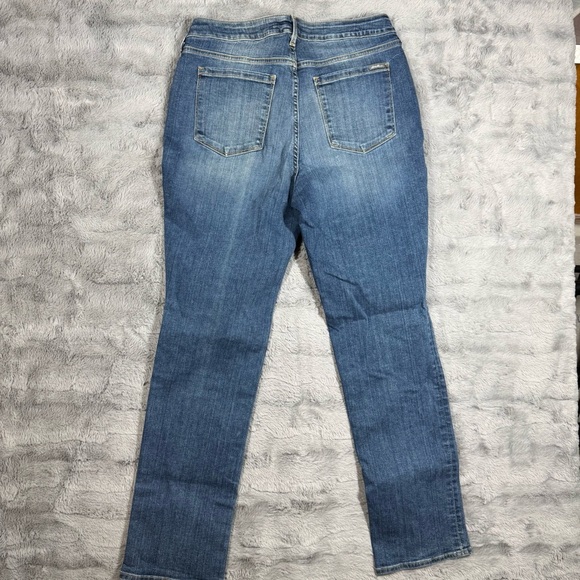 Eddie Bauer Blue Straight Leg Jeans Classic Denim - Picture 2 of 13